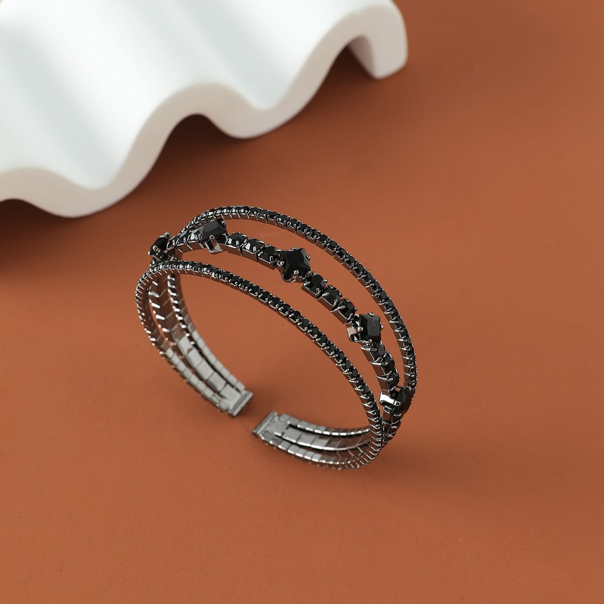 Shadowforge Crystal Cuff