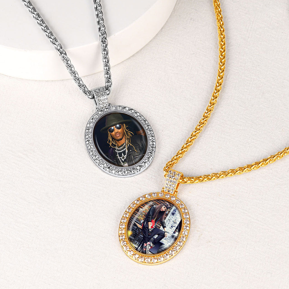 Customized Oval Memorial Circle Picture Necklace With Photo for
