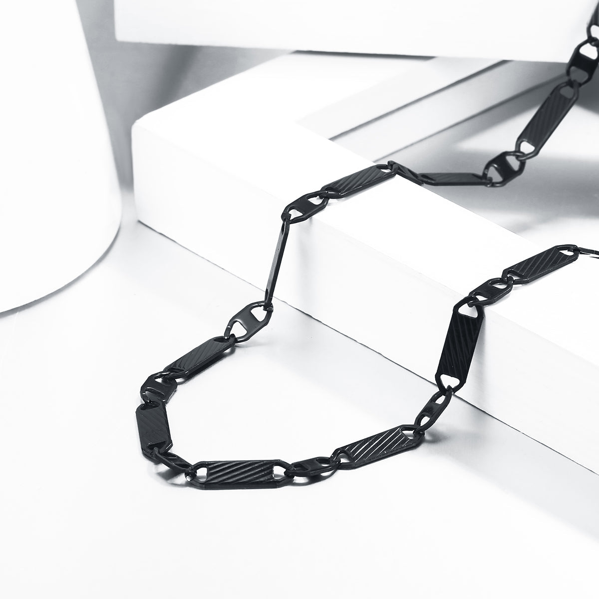 Flash Black Flat Mariner Chain Necklace for