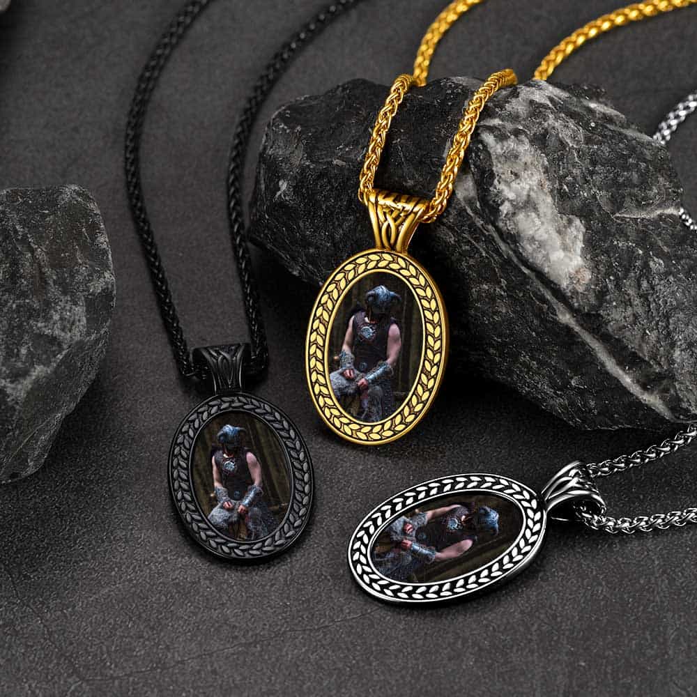 Oval Customized Photo Necklace With Picture for