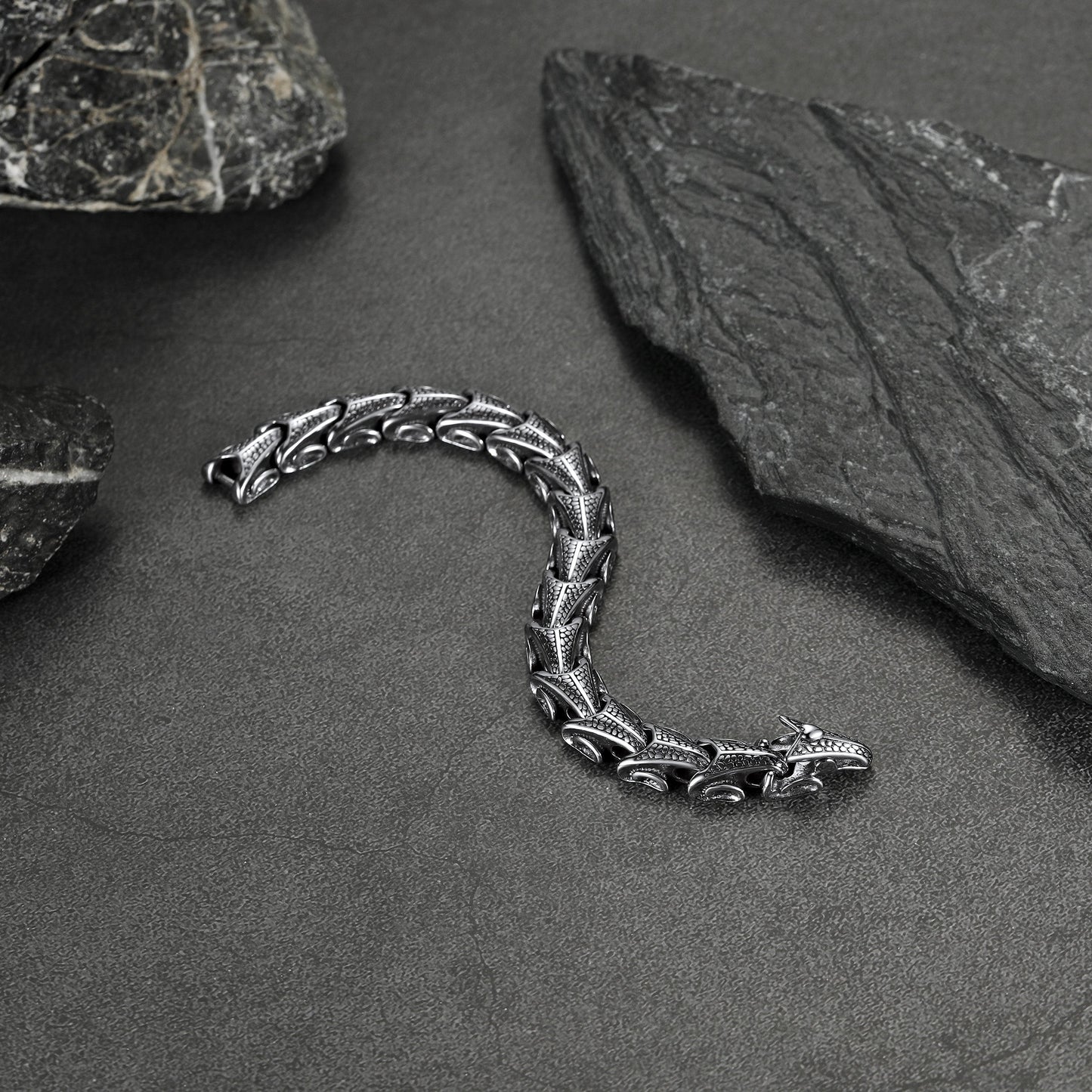 Chunky Dragon Chain Bracelet for in Stainless Steel