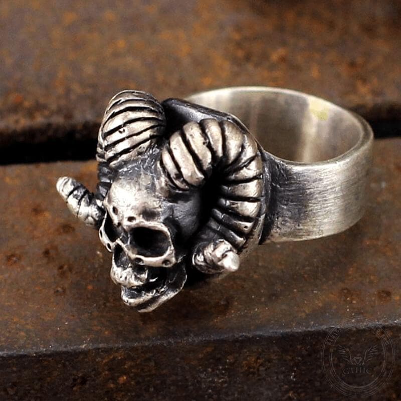 Horn Brass Skull Ring